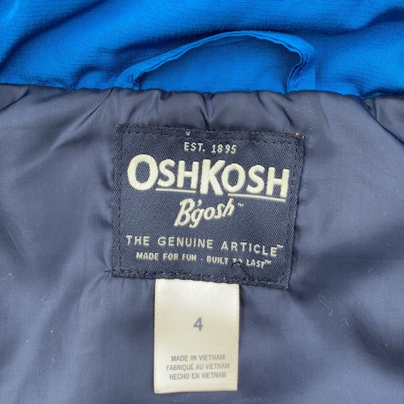 OshKosh // Zip-Up Puffer Vest // Boys Size 4 - Picture 4 of 7